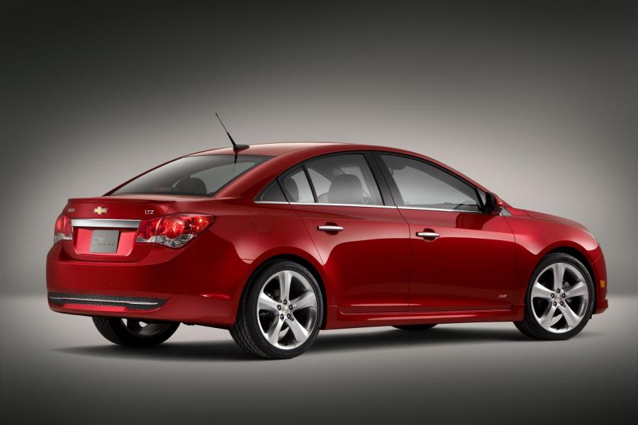  Chevrolet Cruze RS 2011 года  (фото 14 из 18)